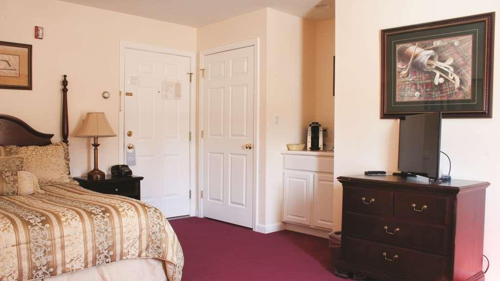 The Lucerne Inn Dedham Room photo