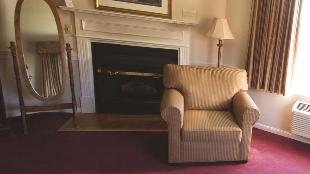 The Lucerne Inn Dedham Room photo