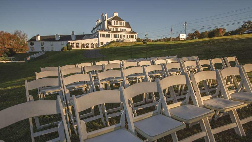 The Lucerne Inn Dedham Exterior photo