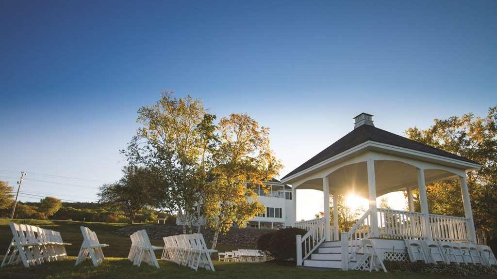 The Lucerne Inn Dedham Facilities photo