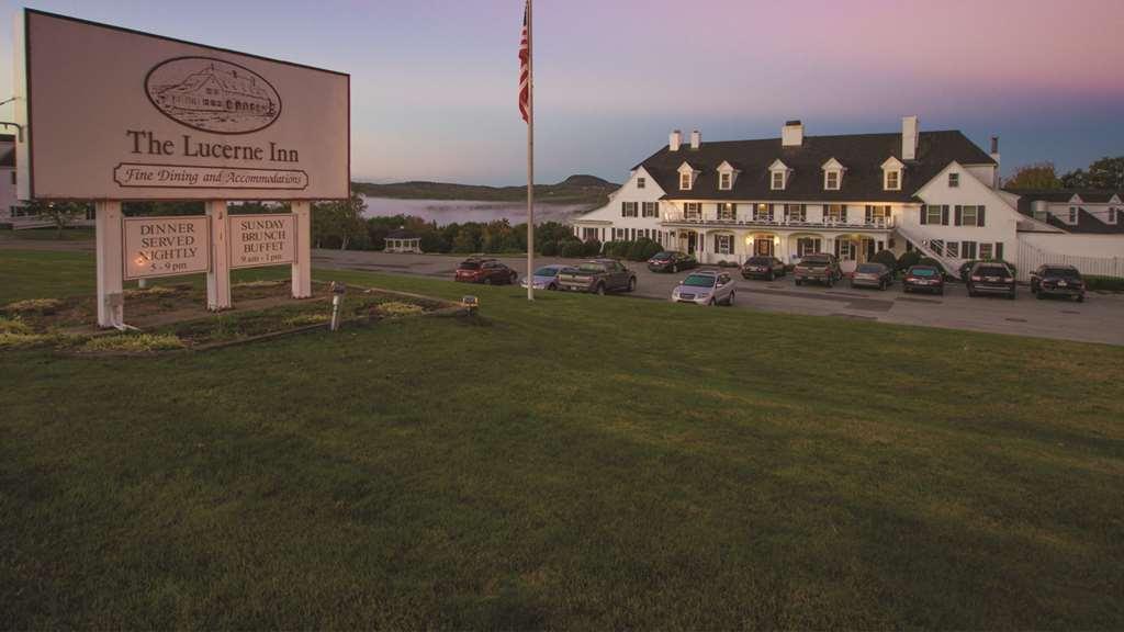 The Lucerne Inn Dedham Exterior photo