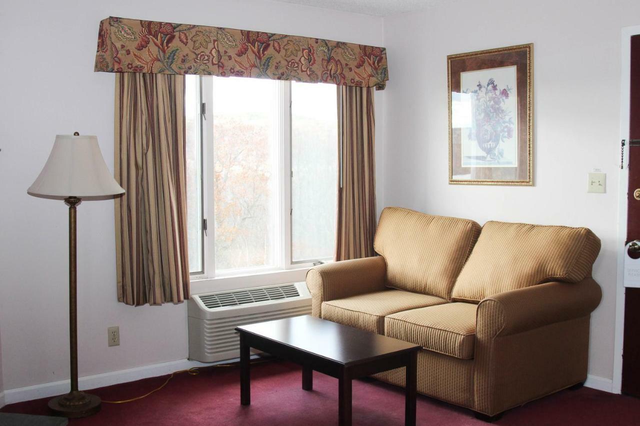 The Lucerne Inn Dedham Exterior photo
