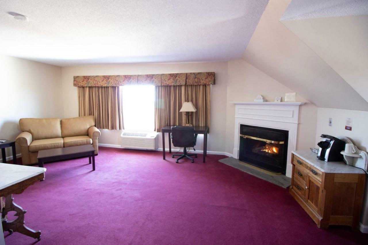 The Lucerne Inn Dedham Exterior photo